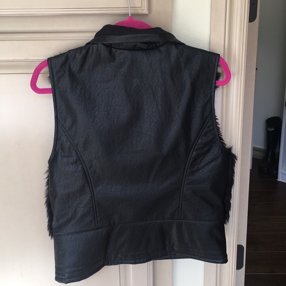 Rampage Leather and Fur Vest size Large - Picture 6 of 8
